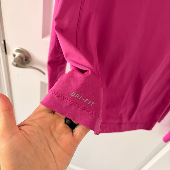 Nike Women's Fuchsia Long Sleeve Dry Fit Size Medium - Picture 4 of 10